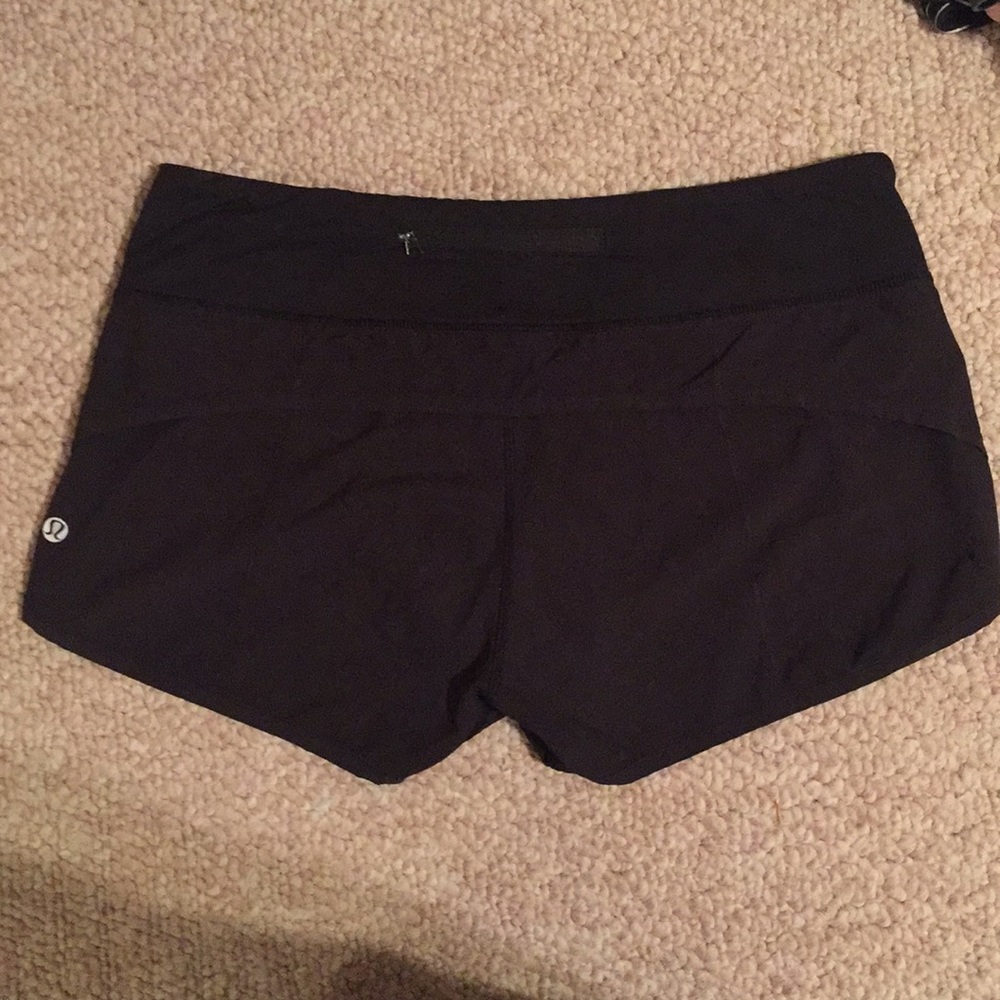 Black 4 way speed 2.5” lululemon shorts